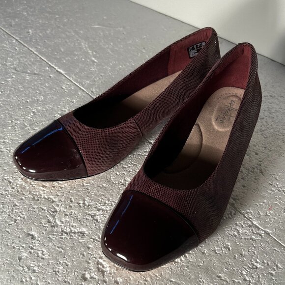 Clarks SZ10 Chartli Cap Toe Block Heel Comfort Shoe Wardrobe Staple Career Dress - Picture 3 of 9